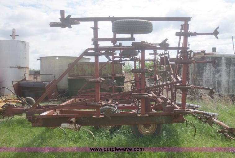 image for item F6920 International 45 Vibrashank cultivator
