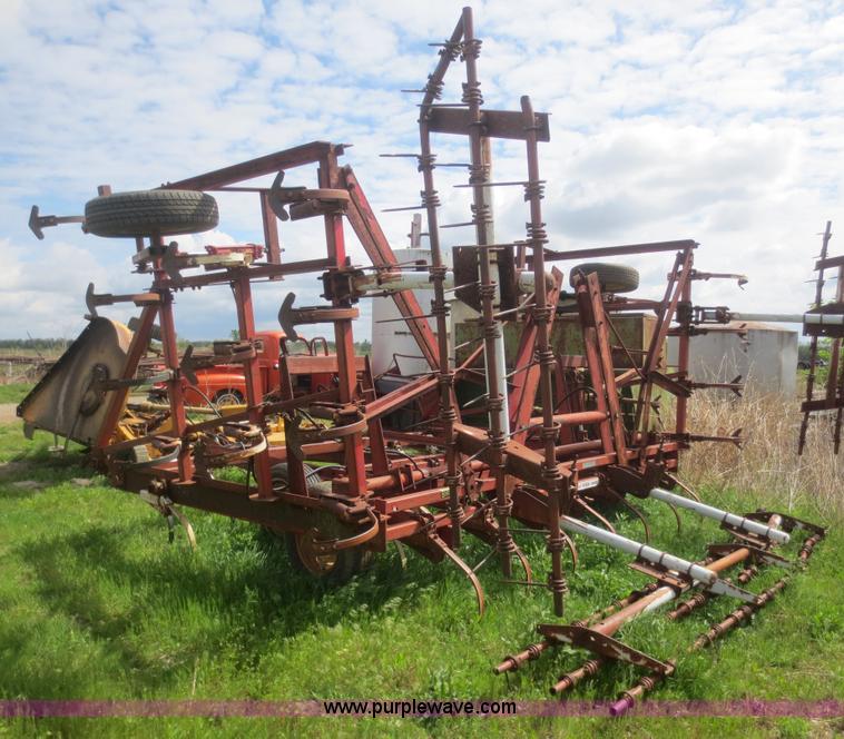 image for item F6920 International 45 Vibrashank cultivator