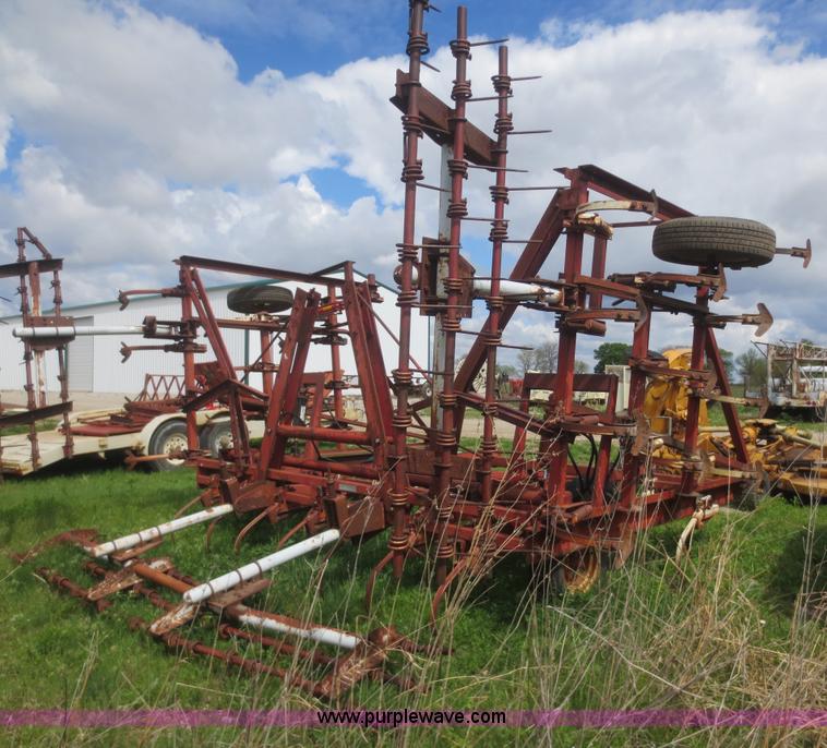 image for item F6920 International 45 Vibrashank cultivator