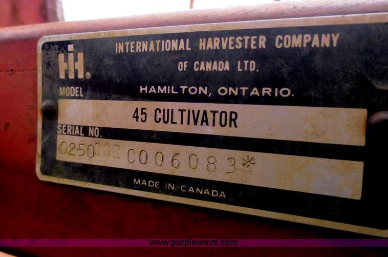 image for item F6920 International 45 Vibrashank cultivator