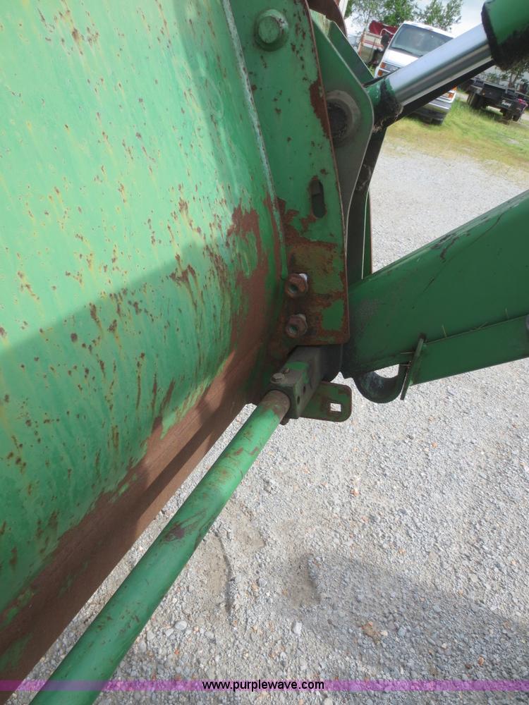 image for item F6973 1991 John Deere 2955 tractor