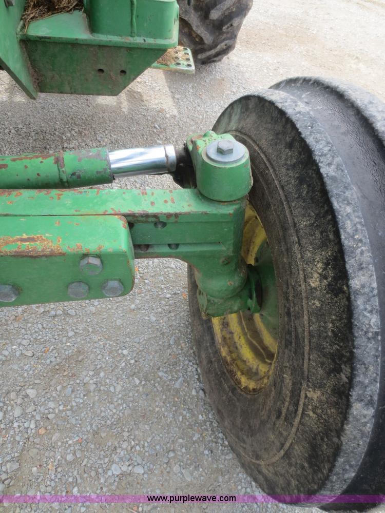 image for item F6973 1991 John Deere 2955 tractor