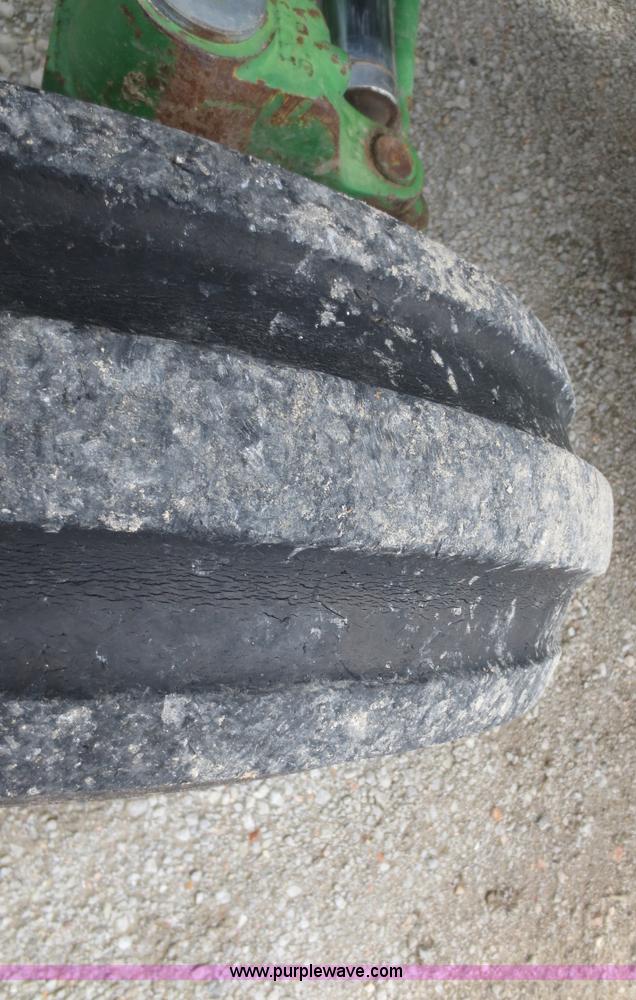 image for item F6973 1991 John Deere 2955 tractor