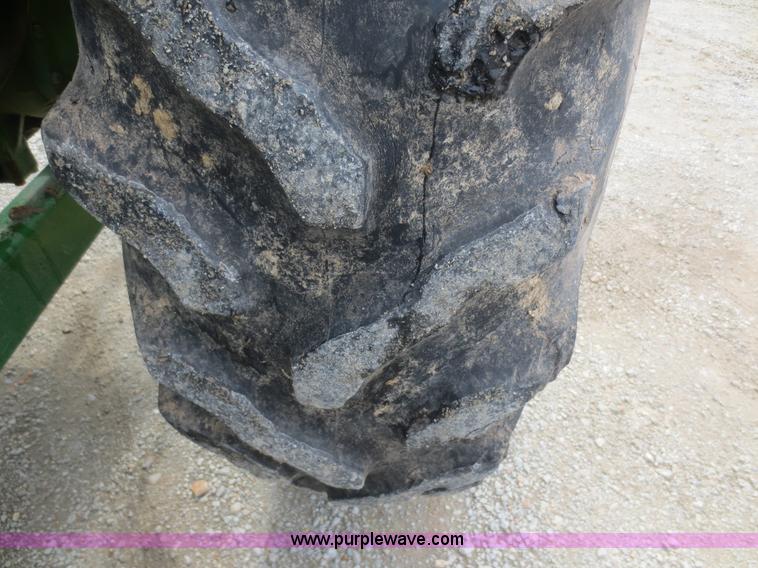 image for item F6973 1991 John Deere 2955 tractor