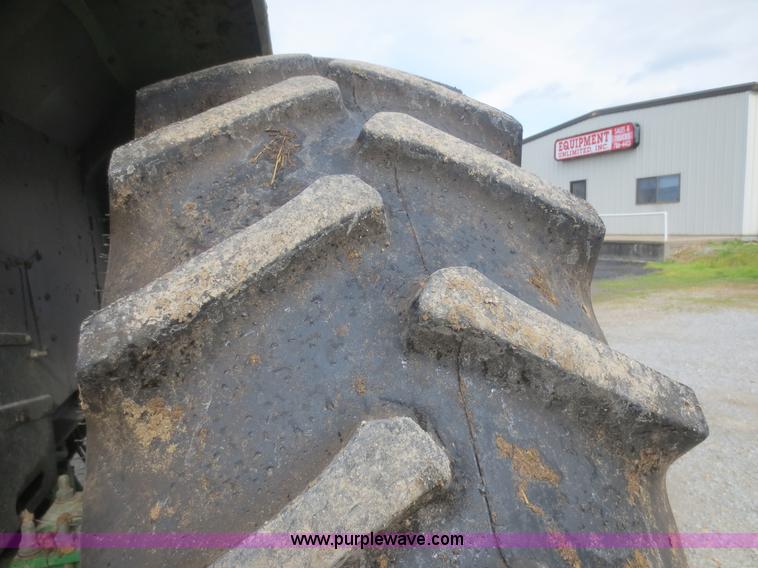 image for item F6973 1991 John Deere 2955 tractor