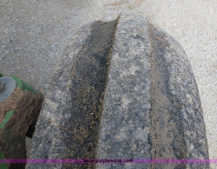 image for item F6973 1991 John Deere 2955 tractor