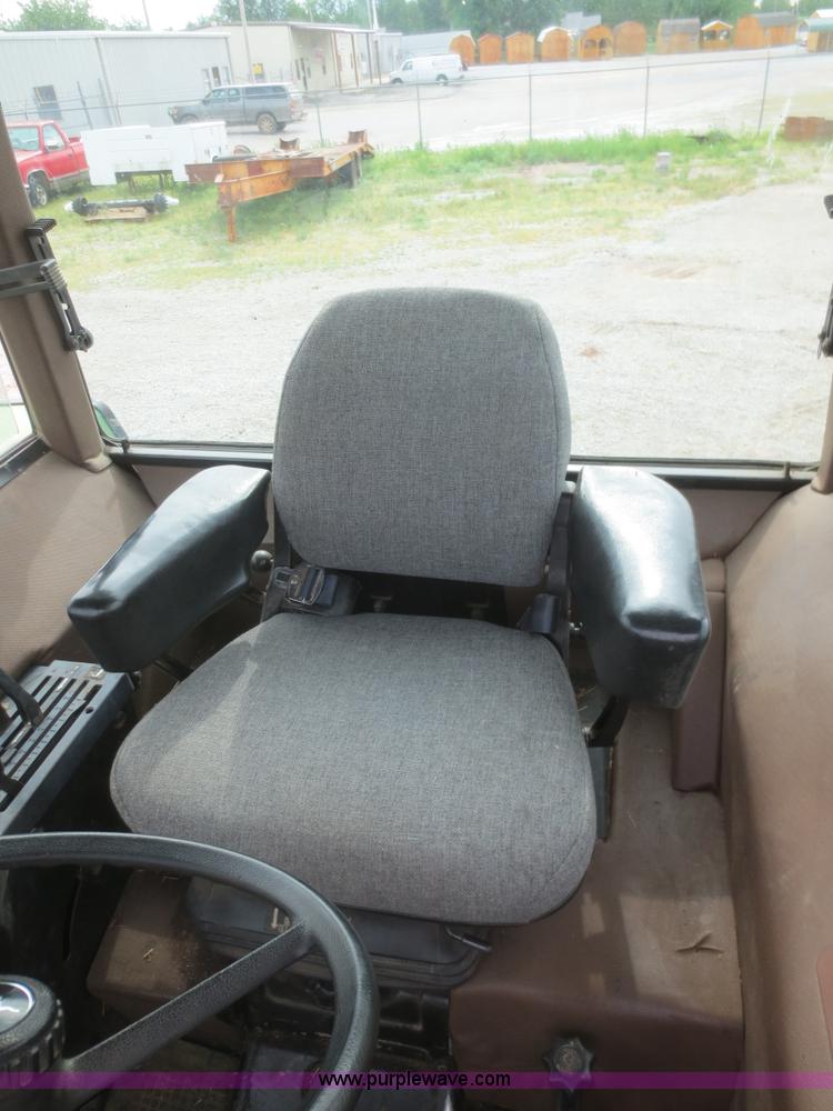 image for item F6973 1991 John Deere 2955 tractor