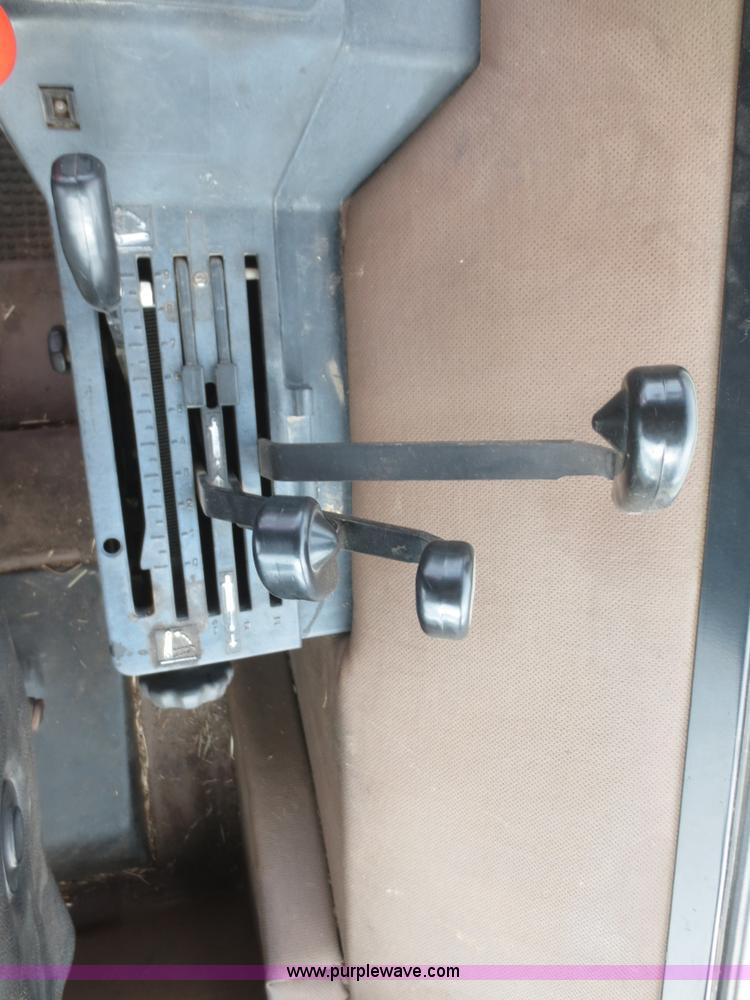 image for item F6973 1991 John Deere 2955 tractor