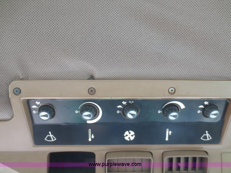 image for item F6973 1991 John Deere 2955 tractor