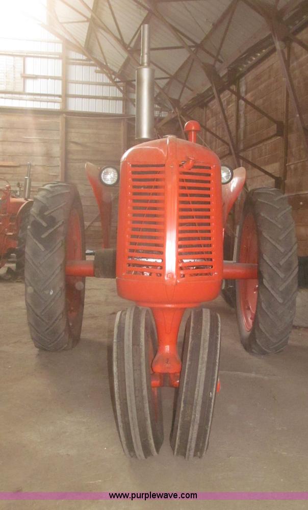 image for item F7355 1948 Co-op E3 tractor