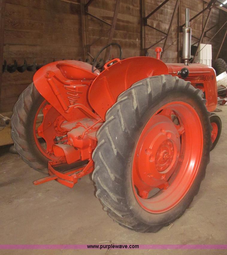 image for item F7355 1948 Co-op E3 tractor