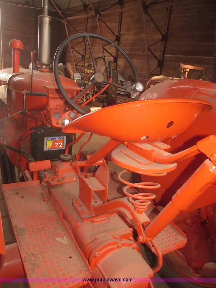 image for item F7355 1948 Co-op E3 tractor