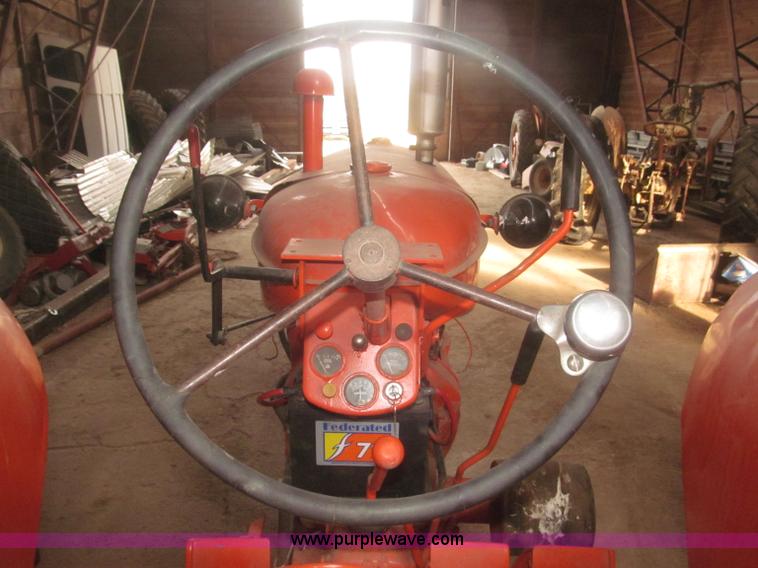 image for item F7355 1948 Co-op E3 tractor