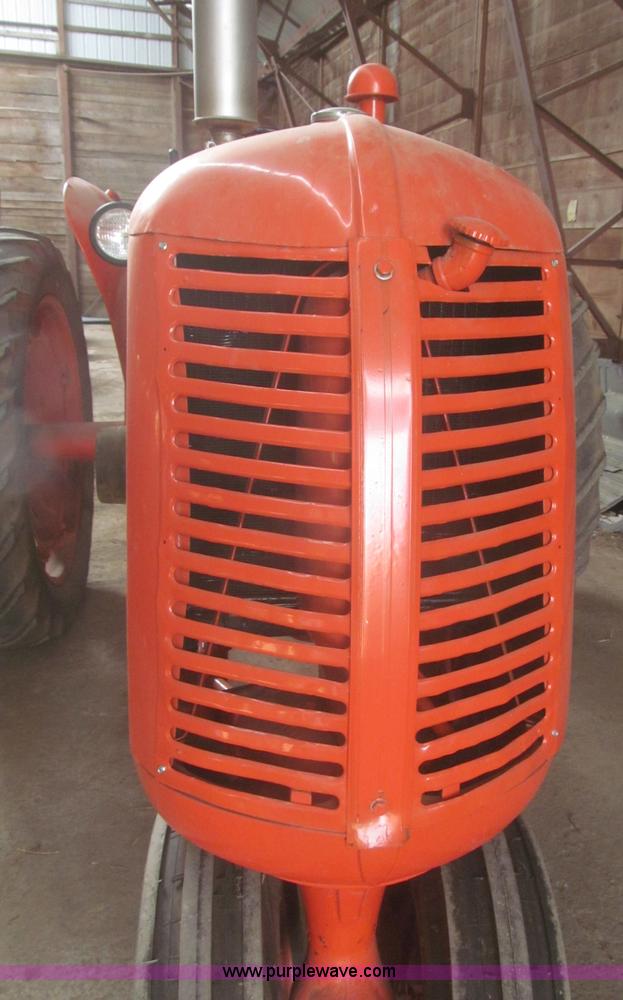 image for item F7355 1948 Co-op E3 tractor