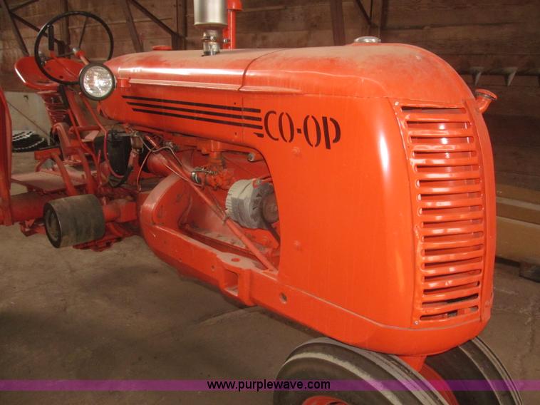 image for item F7355 1948 Co-op E3 tractor