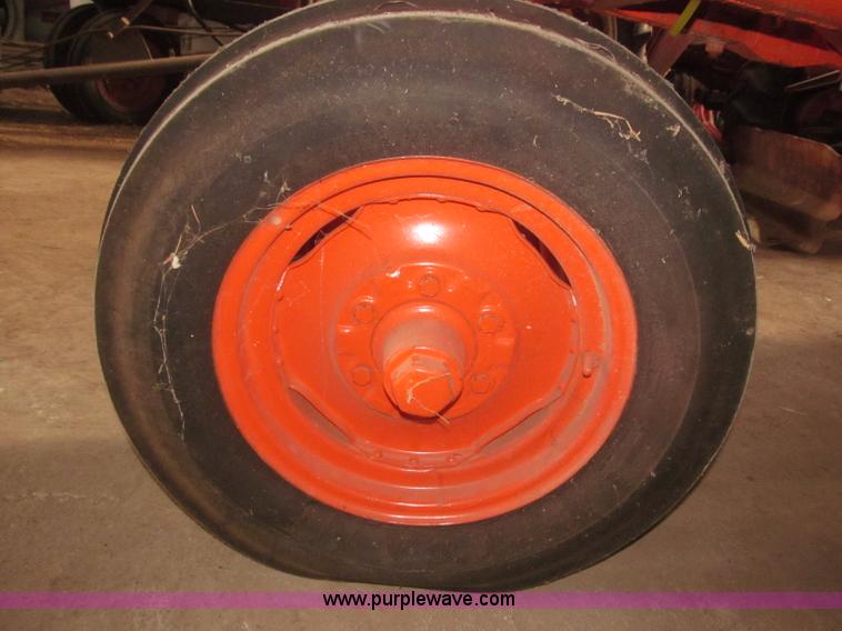 image for item F7355 1948 Co-op E3 tractor