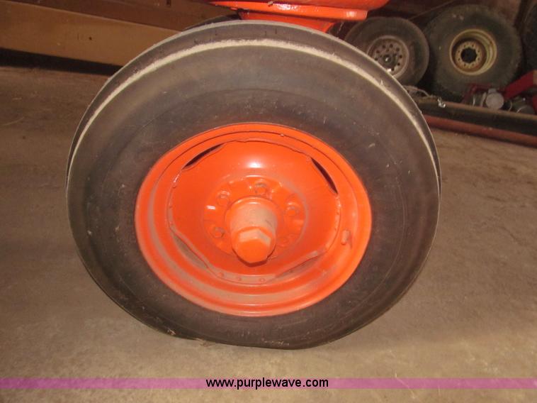 image for item F7355 1948 Co-op E3 tractor