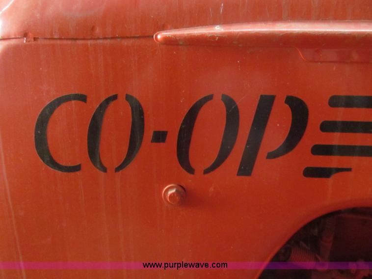 image for item F7355 1948 Co-op E3 tractor