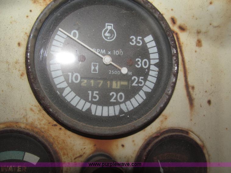 image for item F7356 Cockshutt 550 tractor