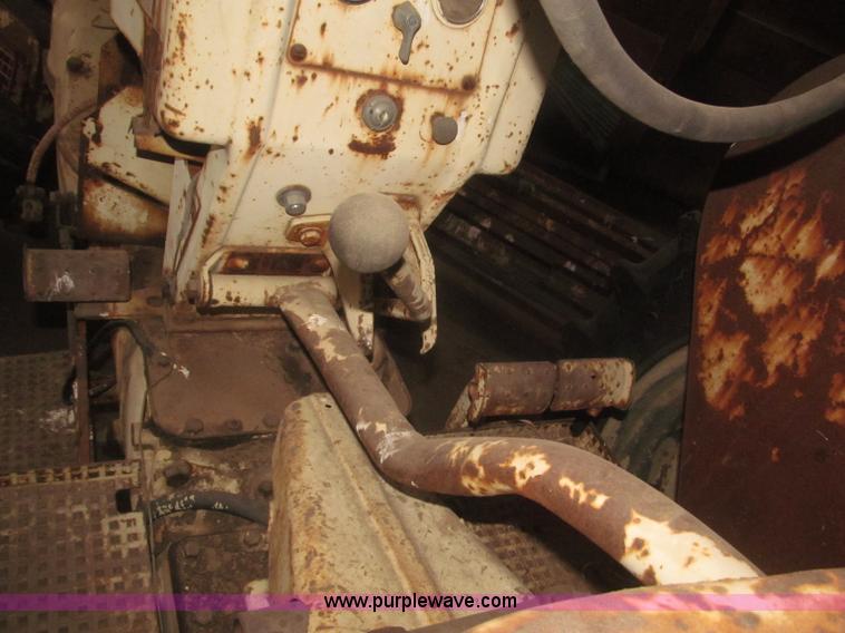 image for item F7356 Cockshutt 550 tractor