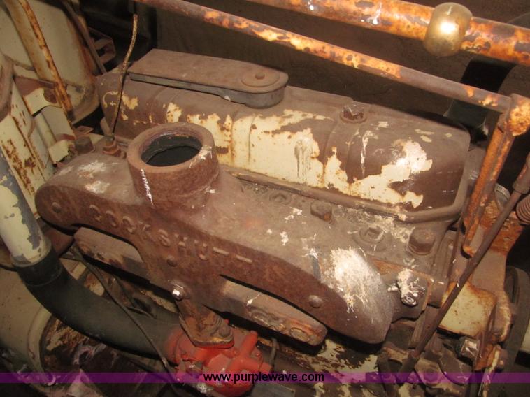 image for item F7356 Cockshutt 550 tractor