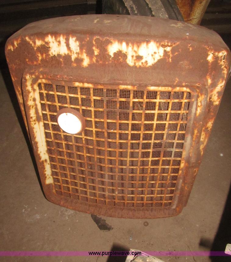 image for item F7356 Cockshutt 550 tractor