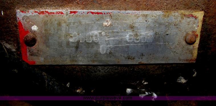 image for item F7356 Cockshutt 550 tractor