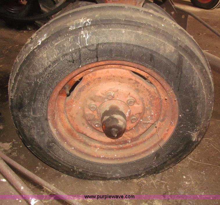 image for item F7358 1950 Co-op E3 tractor