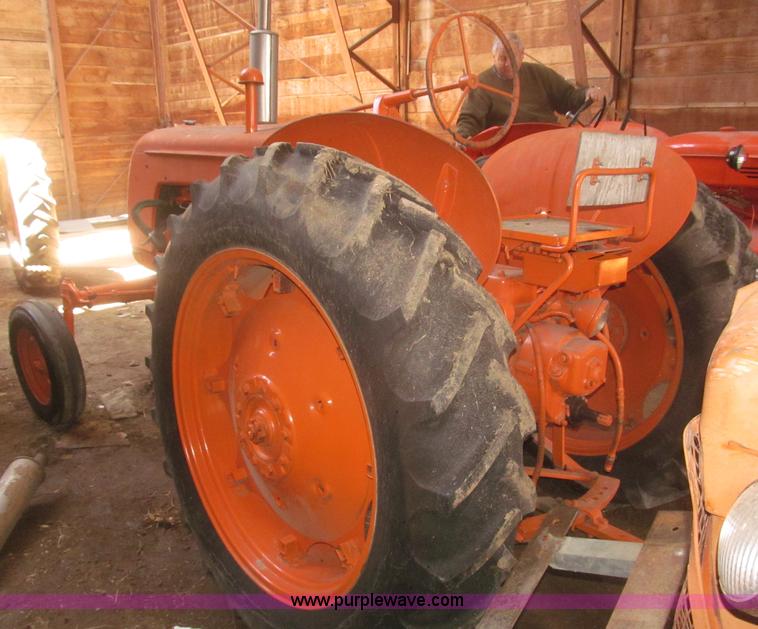 image for item F7364 1952 Cockshutt 40 tractor