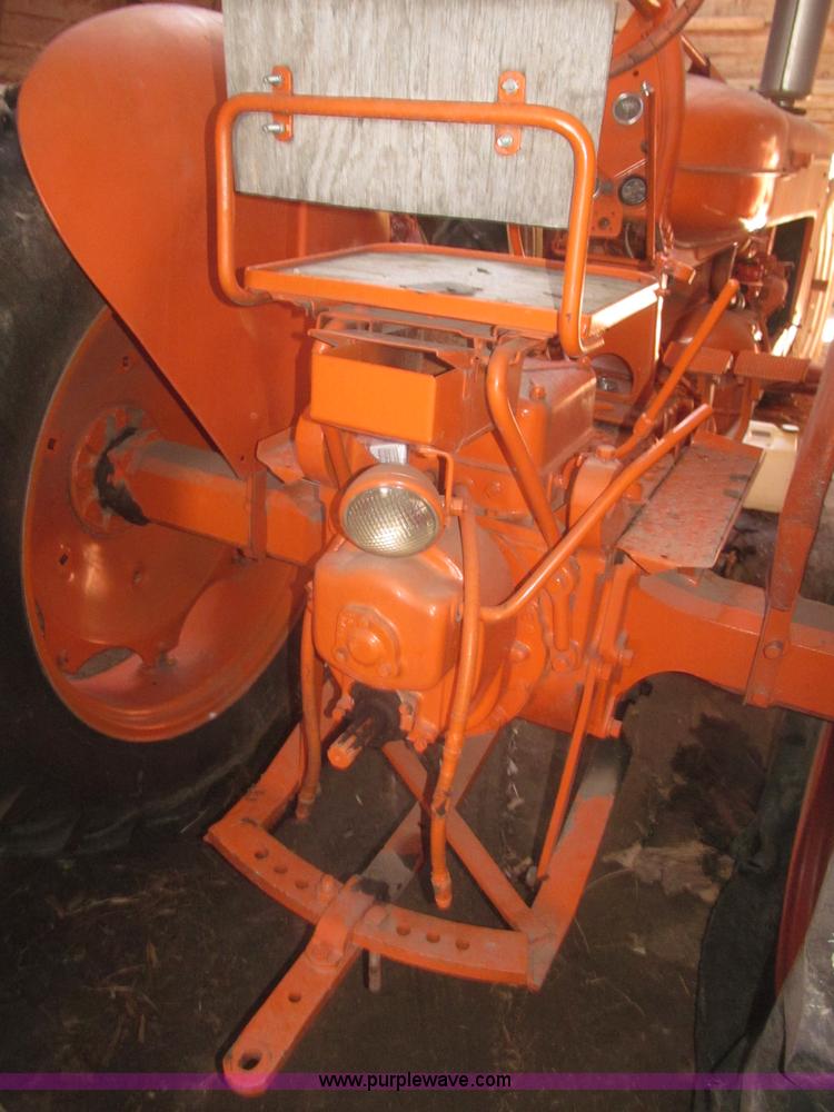 image for item F7364 1952 Cockshutt 40 tractor