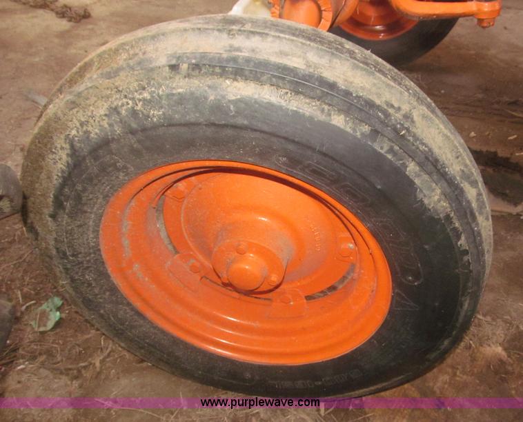 image for item F7364 1952 Cockshutt 40 tractor