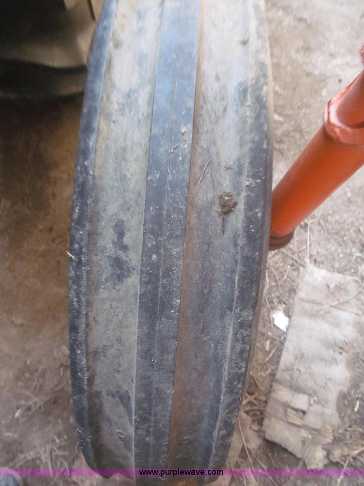 image for item F7364 1952 Cockshutt 40 tractor