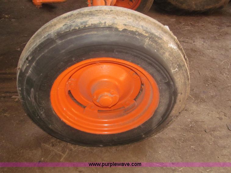 image for item F7364 1952 Cockshutt 40 tractor