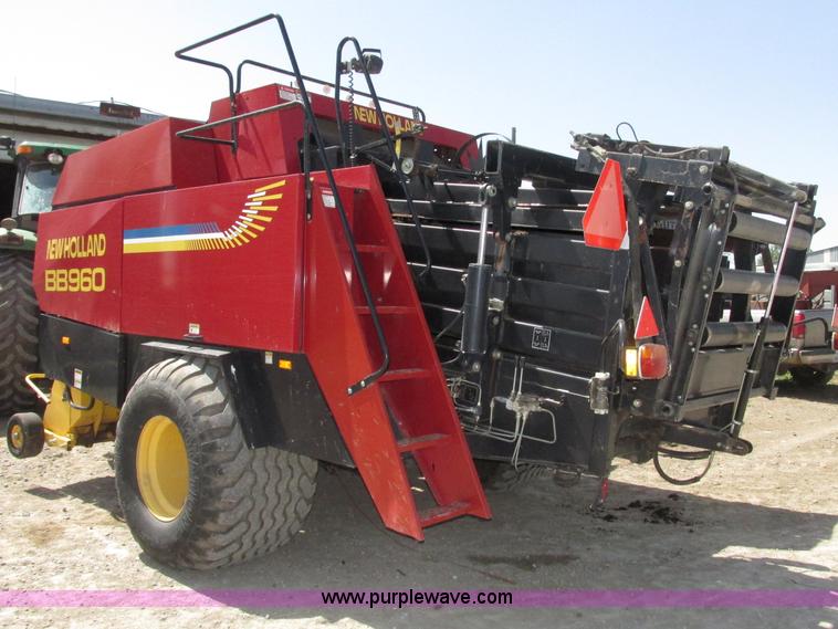 image for item F7383 2002 New Holland BB960S large square baler