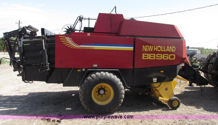 image for item F7383 2002 New Holland BB960S large square baler