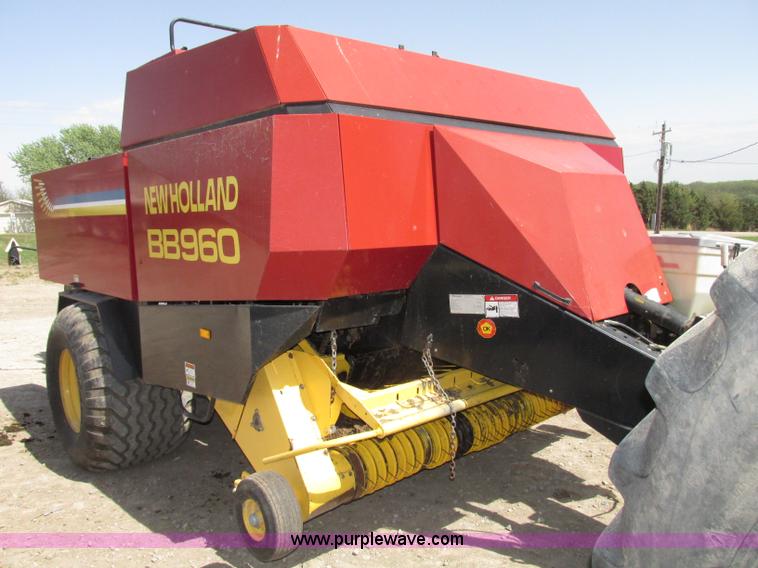 image for item F7383 2002 New Holland BB960S large square baler