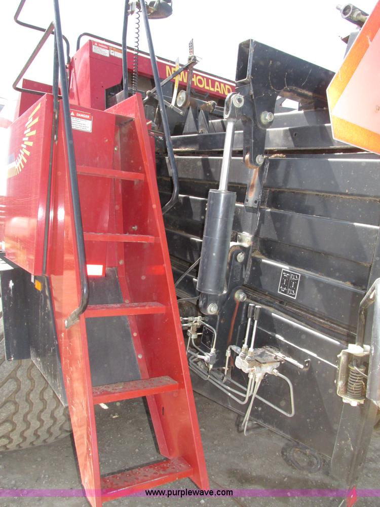 image for item F7383 2002 New Holland BB960S large square baler