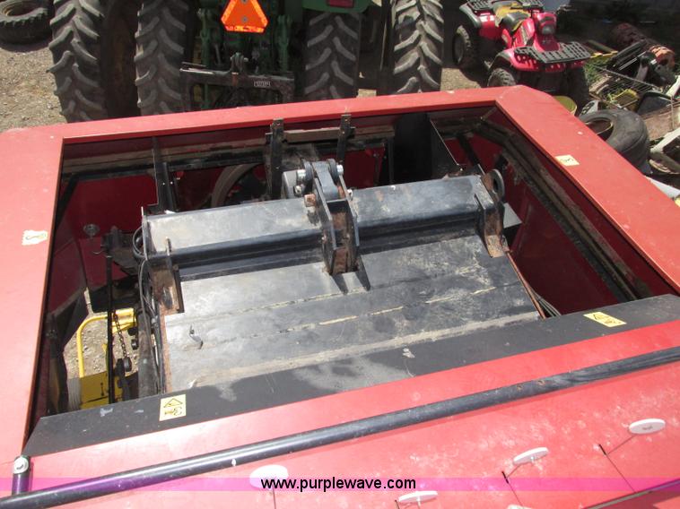 image for item F7383 2002 New Holland BB960S large square baler