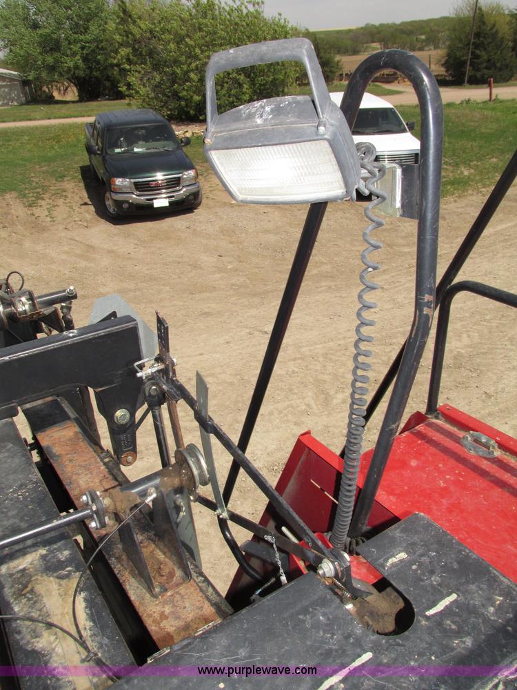 image for item F7383 2002 New Holland BB960S large square baler