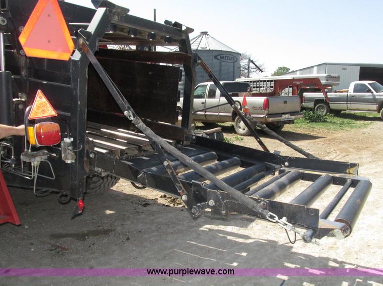 image for item F7383 2002 New Holland BB960S large square baler