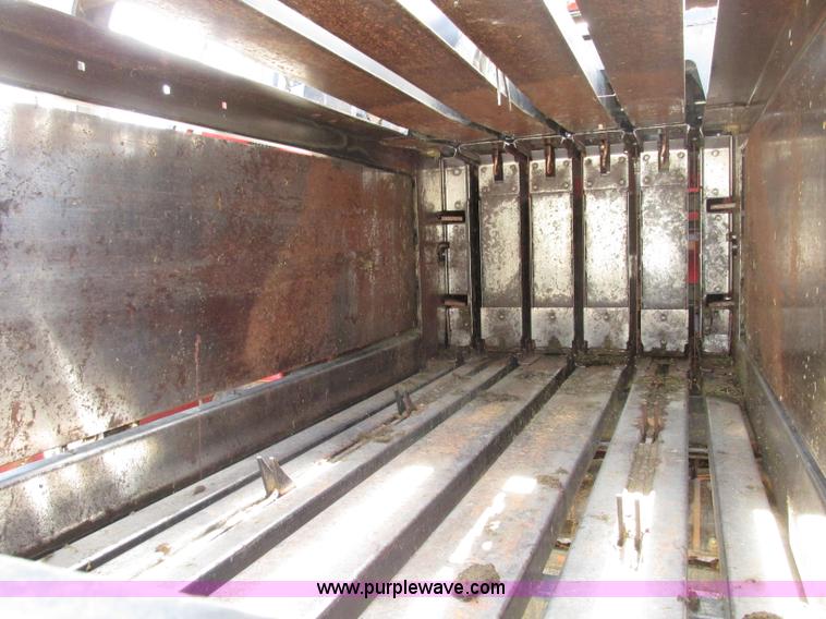 image for item F7383 2002 New Holland BB960S large square baler