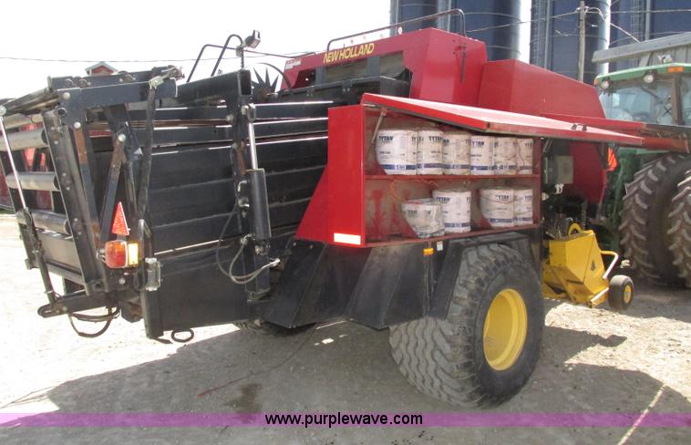image for item F7383 2002 New Holland BB960S large square baler