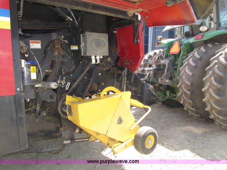 image for item F7383 2002 New Holland BB960S large square baler