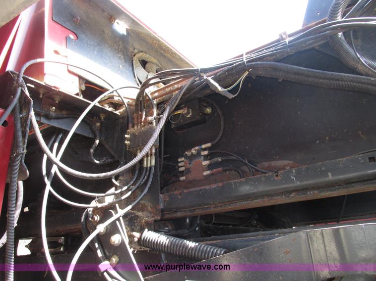 image for item F7383 2002 New Holland BB960S large square baler