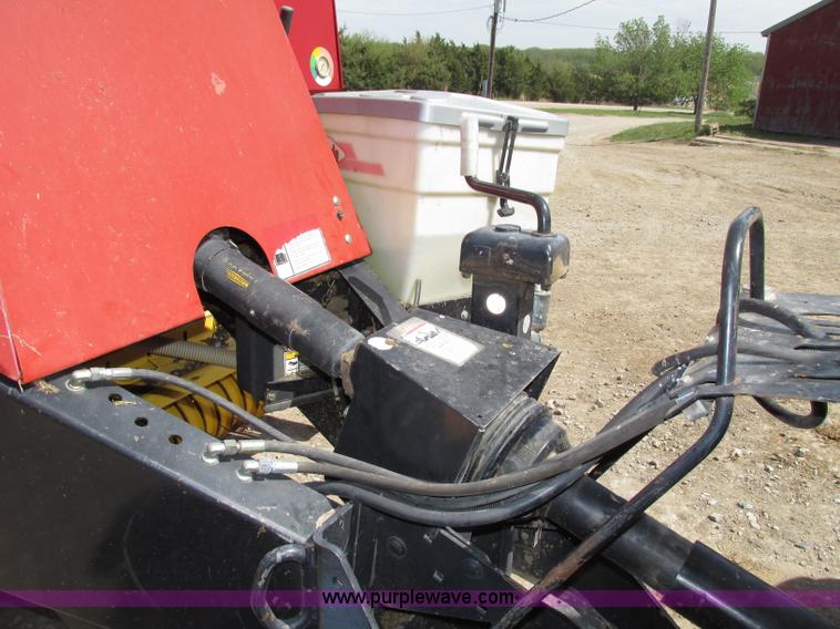 image for item F7383 2002 New Holland BB960S large square baler