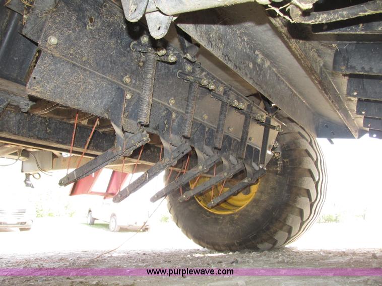 image for item F7383 2002 New Holland BB960S large square baler