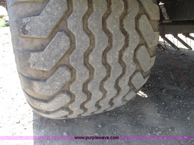 image for item F7383 2002 New Holland BB960S large square baler