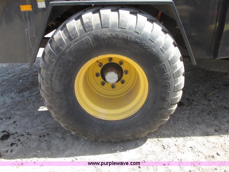 image for item F7383 2002 New Holland BB960S large square baler