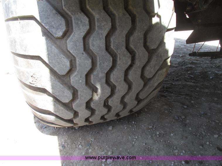 image for item F7383 2002 New Holland BB960S large square baler