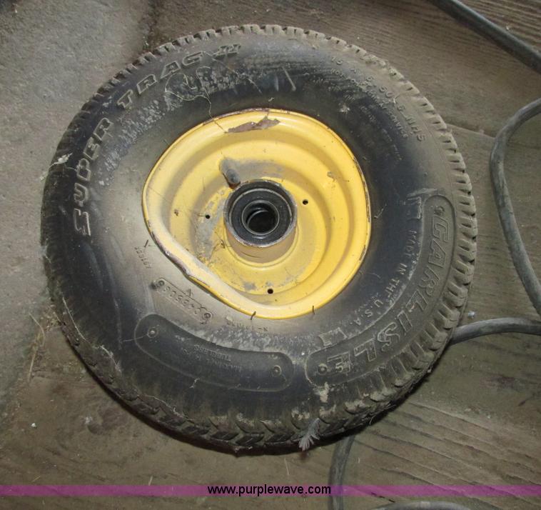 image for item F7383 2002 New Holland BB960S large square baler